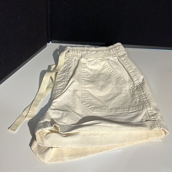 Levi Strauss Cream Colored Shorts with Elastic And Tie Waist Band Size 8 - Picture 11 of 12
